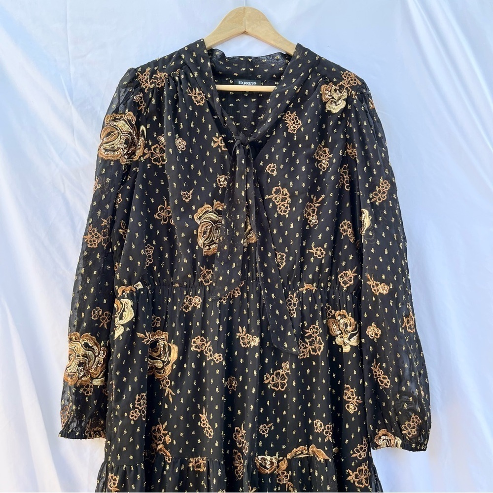 EXPRESS | BLACK METALLIC FLORAL EMBROIDERED TIERED TIE NECK MIDI DRESS XL - Picture 12 of 15